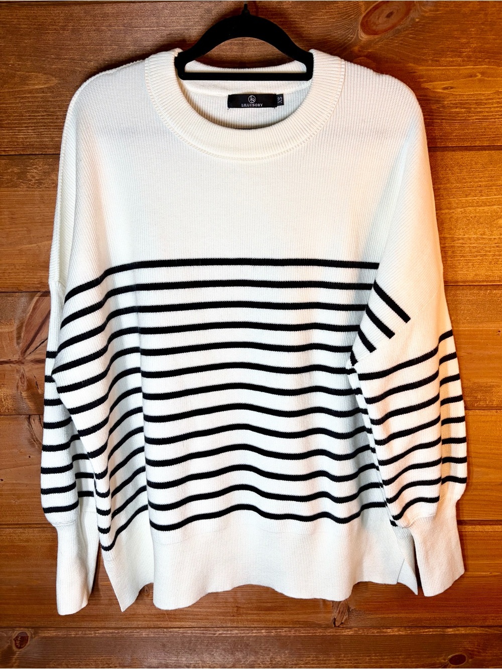 Lillusory White & Black Striped Soft Crewneck Sweater - OVERSIZED - Size XS 🌸🖤